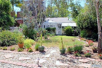 Lovely Garden - Back of home