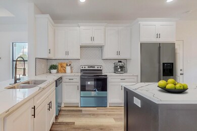 407 E Martin Luther King jr Dr, Ennis, TX 75119 - photo 5