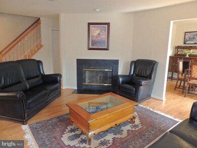 4017 Chetham Way unit 20-209, Woodbridge, VA 22192 - photo 3