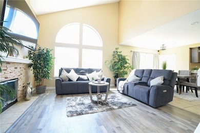 13643 Cabrillo Ct, Fontana, CA 92336 - photo 2