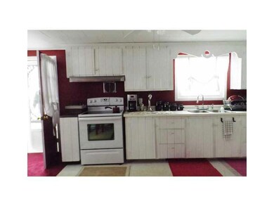 18 Forest Ave, Millinocket, ME 04462 - photo 2