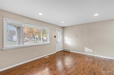 1040 Bluefield Dr, Florissant, MO 63033 - photo 3