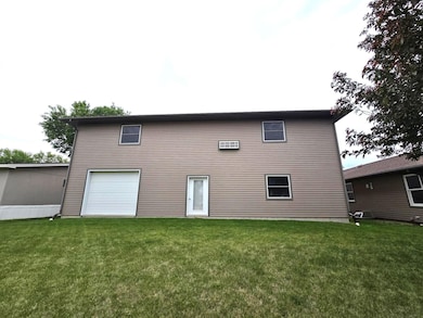 412 E 3rd St, Miller, SD 57362 - photo 3