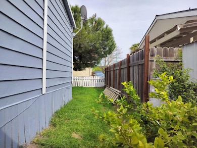 3529 Mobile Way, Sacramento, CA 95834 - photo 7