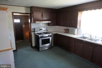 328 E Linden St, Clayton, NJ 08312 - photo 5