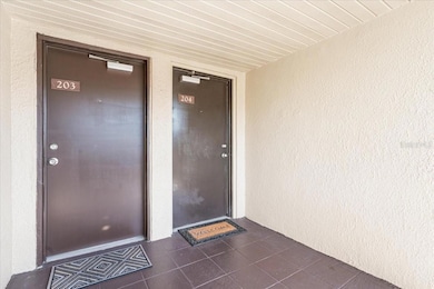 875 S Village Dr N unit 204, Saint Petersburg, FL 33716 - photo 3