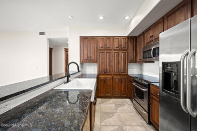 2151 N Main St, 226