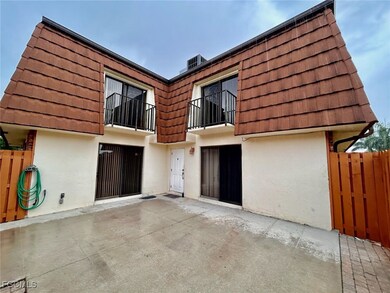 1408 Park Shore Cir unit 4, Fort Myers, FL 33901 - photo 2