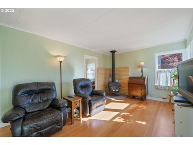 1412 9th St, Tillamook, OR 97141 - photo 6