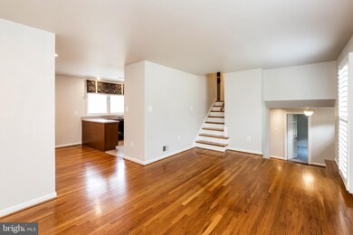 4402 Jayson Ln, Annandale, VA 22003 - photo 5