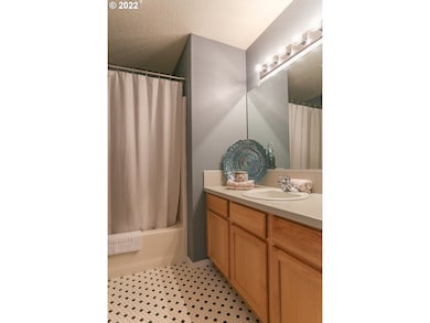 940 SW 17th Way, Troutdale, OR 97060 - photo 5