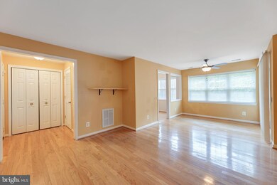 9240 Cardinal Forest Ln unit 9240A-, Lorton, VA 22079 - photo 5