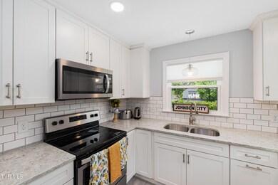 400 W Poplar St (28 of 48)