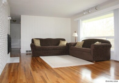 Hardwoods in Family Room, Hallway & Bedrooms 2 & 3