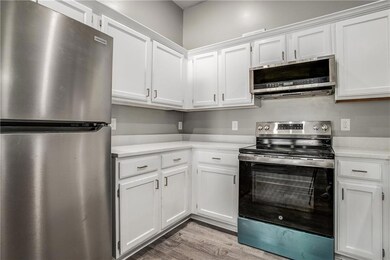 8531 Vassar Ave, Raytown, MO 64138 - photo 5