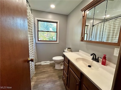 2205 Kimball Ct, Akron, OH 44314 - photo 4