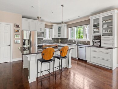 520 Sycamore St, Shelburne, VT 05482 - photo 7