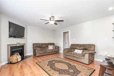 2121 Ballingarry Dr, Statesville, NC 28625 - photo 3