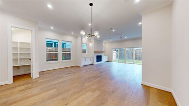 1102 Cordell St unit b, Houston, TX 77009 - photo 4