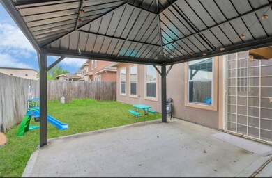 7523 Woodland Gate Dr, Houston, TX 77040 - photo 4