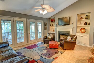 4718 Woods Edge Rd Wilmington-large-005-