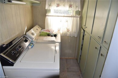 1400 E Twenty Fourth St, Winston Salem, NC 27101 - photo 7