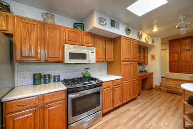 005_Kitchen