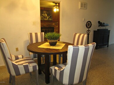 Dining2