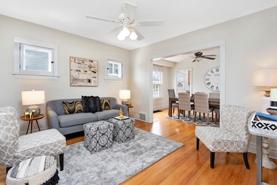 290 N Clinton Ave, Elmhurst, IL 60126 - photo 6