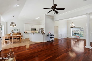 353 Kings Ridge Cir, Brandon, MS 39047 - photo 7