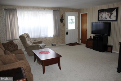 4908 Jackson Dr, Brookhaven, PA 19015 - photo 3