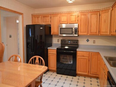 119 Meadow Lake Rd, Asheville, NC 28803 - photo 5