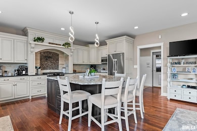 6644 Reagan Dr, Cantrall, IL 62625 - photo 5