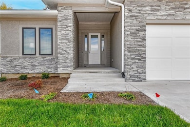 3916 SW Flintrock Dr, Lee's Summit, MO 64082 - photo 3