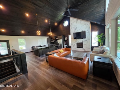 Main Livingroom Area