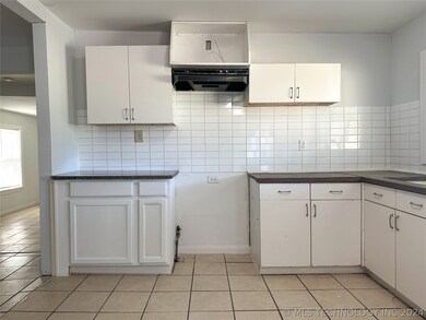 1130 S Elm St, McAlester, OK 74501 - photo 4