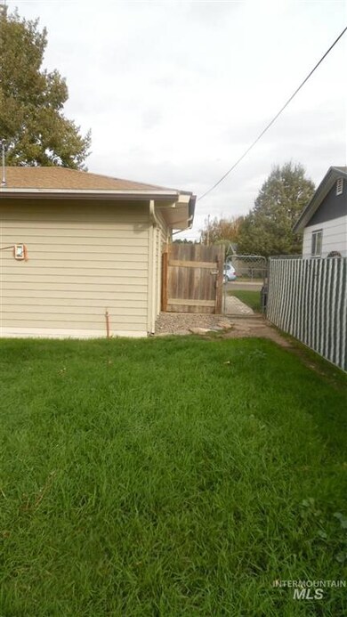2616 Brentwood Ave, Burley, ID 83318 - photo 7