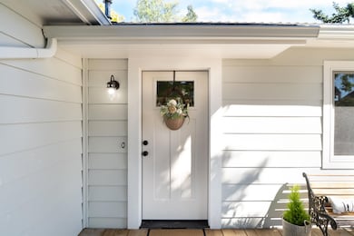 703 NE 10th St, Grants Pass, OR 97526 - photo 4