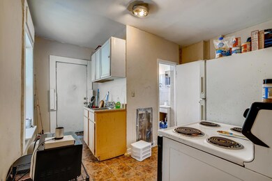 1877 Bruck St Columbus OH-large-004-003-