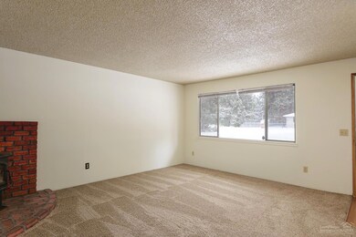 20928 Desert Woods Dr, Bend, OR 97702 - photo 3