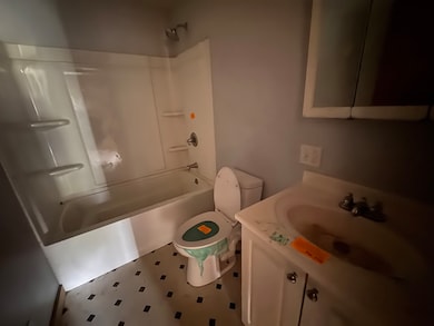 912 Chicago Ave, Dixon, IL 61021 - photo 7