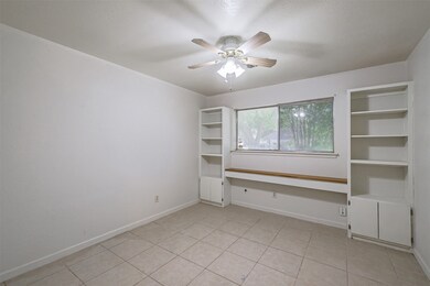 9782 Rambling Trail, Houston, TX 77089 - photo 6