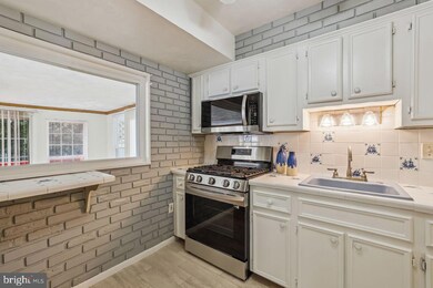 6417 Country Club Ct, Hyattsville, MD 20785 - photo 6