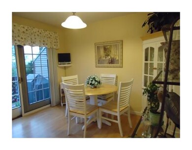 Kitchen. Kitchen eating area: laminate floor