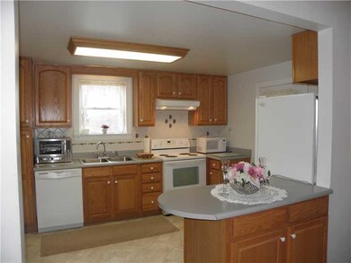 Kitchen. Gorgeous Updated Kitchen (May 2004) w/ Re