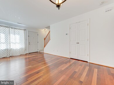 21737 Calamary Cir, Sterling, VA 20164 - photo 7