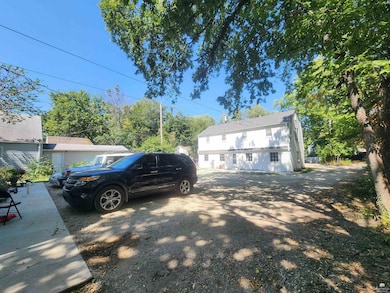 814 Thurston St, Manhattan, KS 66502 - photo 3