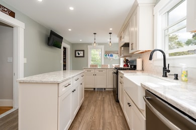 24 Badger St, Concord, NH 03301 - photo 4