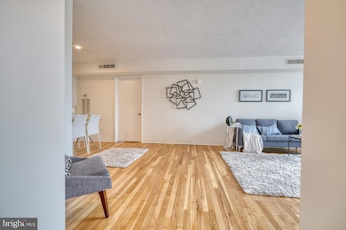 St. Paul at Chase Condominiums unit 1706, Baltimore, MD 21202 - photo 3