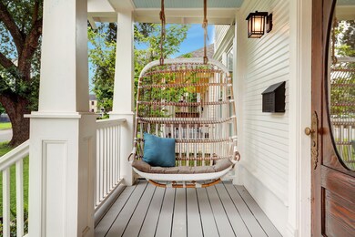 930 Cortlandt St, Houston, TX 77008 - photo 2